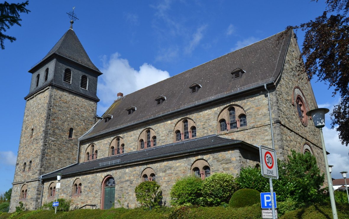 Die Katholische Kirche in Neuenhain