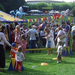 Der Spielecircus auf dem Sommernachtsfest in Bad Soden am Taunus